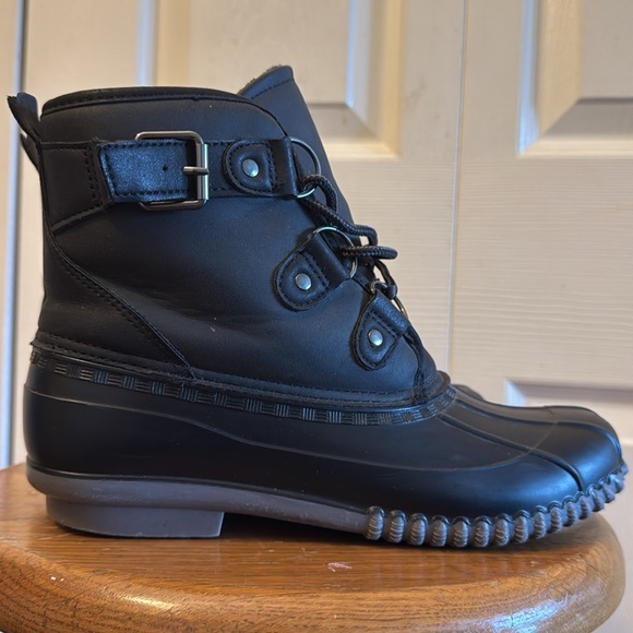 Women’s Winter Boots - Picture 3 of 12
